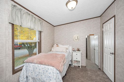 41 B St, Seabrook NH 03874-6228 exterior