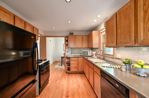 8324 Gridley Ave, Milwaukee WI 53213-3041 exterior