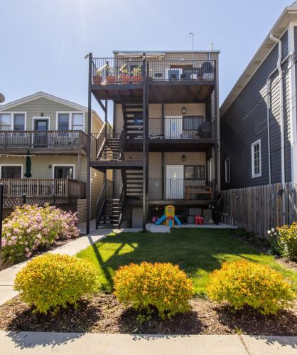 4145 Oakley Ave, Chicago IL 60636-3631 exterior