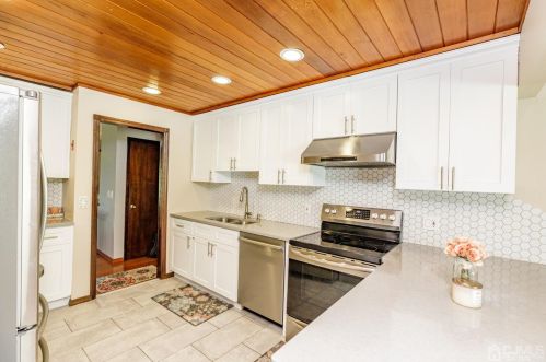 527 Rockport Rd, Hackettstown NJ 07840-5224 exterior