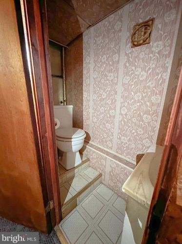 2537 Carlisle St, Philadelphia PA 19132-4012 exterior