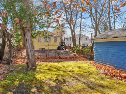 26 Whitford Ave, Providence RI 02908-3355 exterior