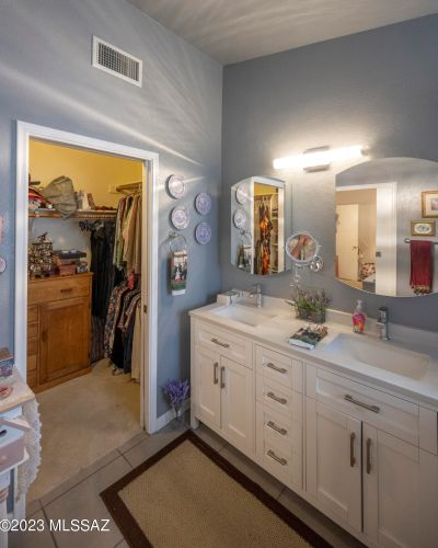 10246 Essex Village Dr, Tucson AZ 85748-6796 exterior