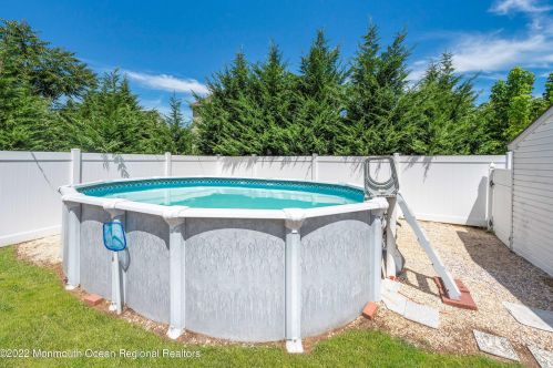 187 Seabreeze Ave, Middletown NJ 07748-5550 exterior