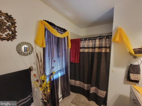 3535 8th St, Philadelphia PA 19140-4418 exterior