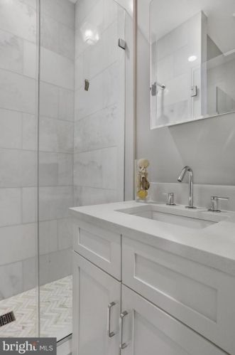 420 3rd St, Washington DC  20003-1930 exterior