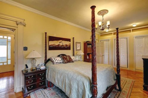 172 Pond St, Woonsocket RI  02895-2007 exterior