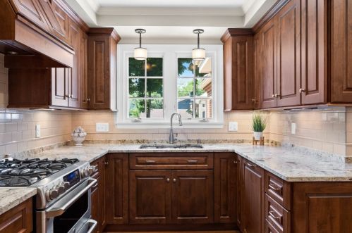 523 Carlisle Ave, Milwaukee WI 53217-4831 exterior