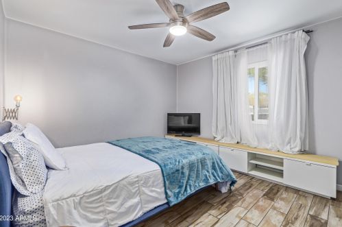 1329 Cholla St, Phoenix AZ 85029-3801 exterior