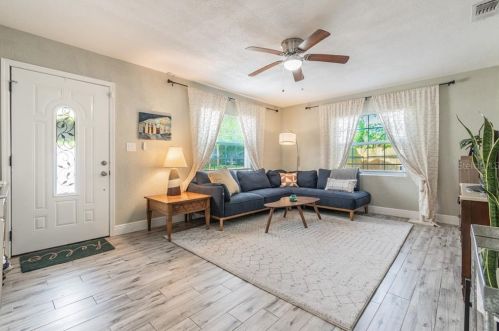 202 Sligh Ave, Tampa, FL 33604-5446