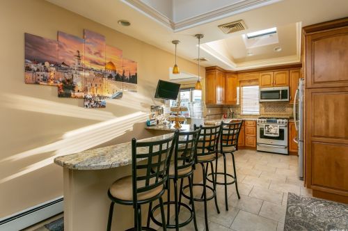 34 Heatherfield Rd, Valley Stream NY  11581-2314 exterior