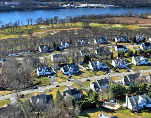 65 Centennial Dr, Milford CT 06461-1662 exterior