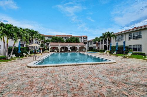 250 20th St, Boca Raton FL  33431-8040 exterior