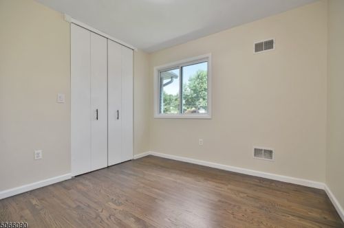 40 Camden Pl, West Milford Lakes NJ  07480-1106 exterior