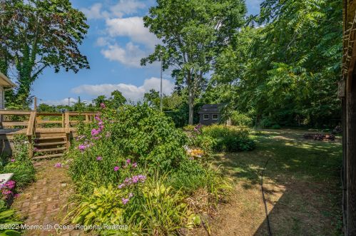 6 Jones Rd, Lacey NJ 08731-3611 exterior