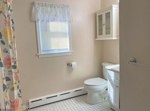 130 Dover Chester Rd, Dover NJ 07869-1901 exterior