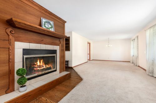 622 Shorewood Dr, Joliet, IL 60404-9725