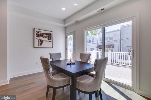 211 Douglas St, Washington DC  20002-1031 exterior