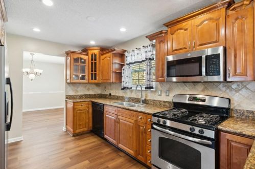 1560 Rogers Crossing Dr, Lithonia GA  30058-7005 exterior