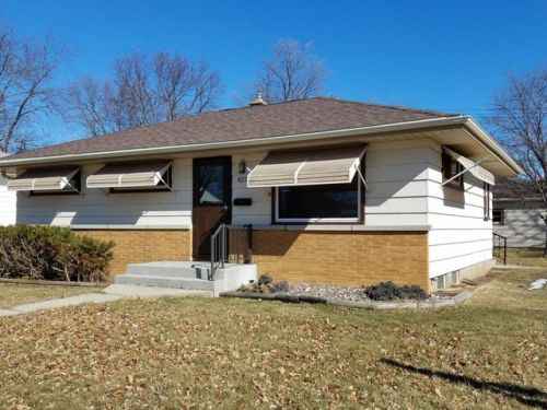 4228 55th St, Milwaukee, WI 53220-3115