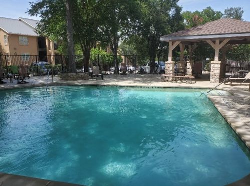 6810 Deatonhill Dr, Austin TX 78745-4728 exterior