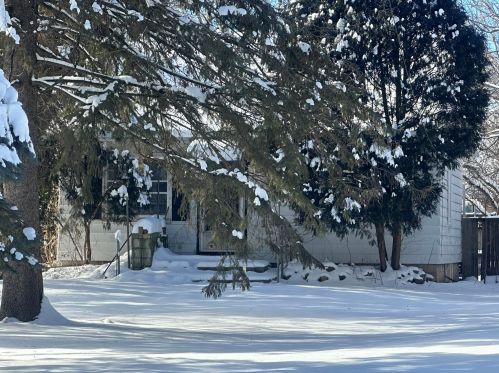 7009 44th St, Milwaukee, WI 53223-5305