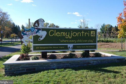 1758 Westwind Way, Mc Lean VA 22102-1612 exterior