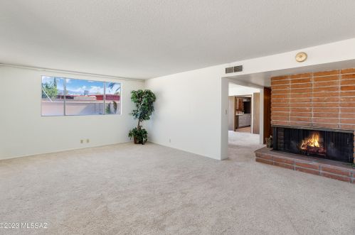 1401 Brown Ave, Tucson AZ 85710-3174 exterior