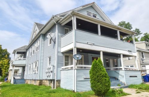 90 Kensington Ave, Springfield MA  01108-1856 exterior