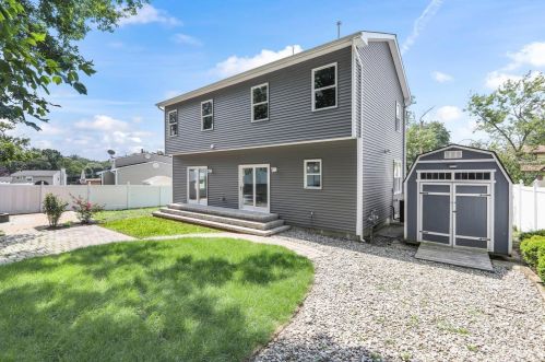 28 Twain Ave, Old Bridge NJ  08857-2110 exterior