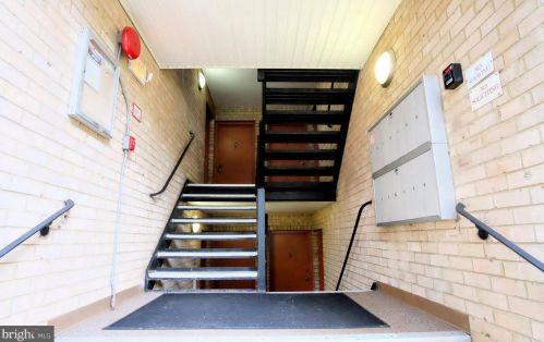 5113 Crossfield Ct, Rockville MD  20852-2145 exterior