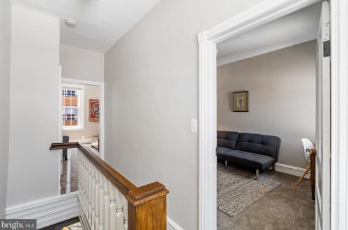 1233 Jackson St, Philadelphia PA 19148-2929 exterior