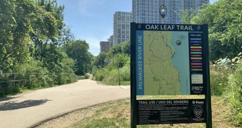 929 Astor St, Milwaukee WI  53202-3420 exterior