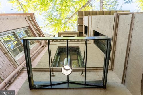 3038 Cambridge Pl, Washington DC  20007-2913 exterior