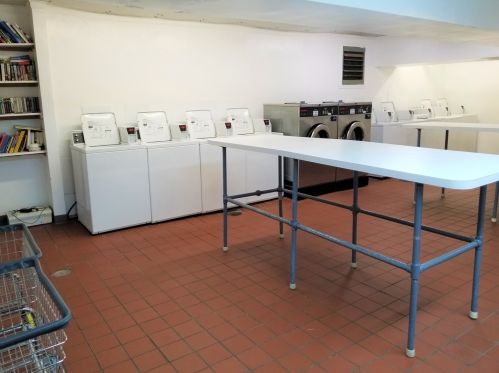 4180 Marine Dr, Chicago IL 60613-2271 exterior