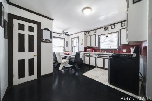 2035 Un Ave, Grand Rapids MI 49507-3218 exterior