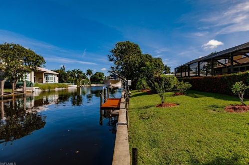 1700 Sandpiper St, Naples FL 34102-1508 exterior