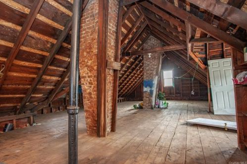 912 Orch St, Peekskill NY 10566-2728 exterior