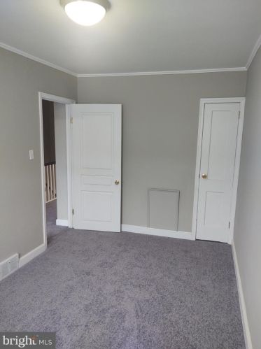 6658 Erdrick St, Philadelphia PA 19135-1604 exterior