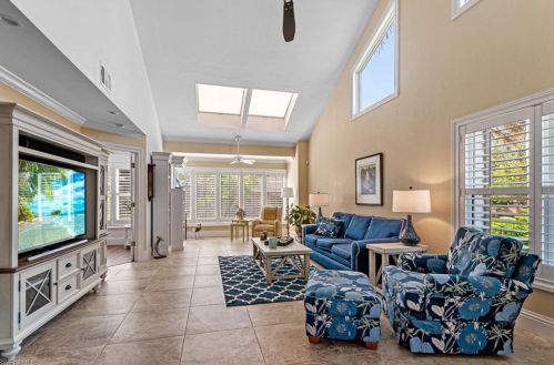 4022 Crayton Rd, Naples FL 34103-3576 exterior