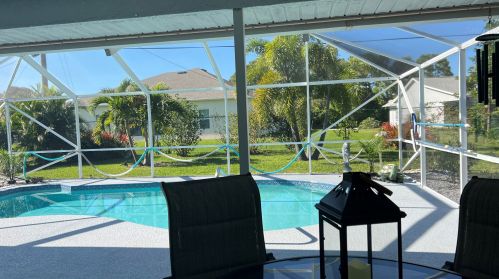 1911 Gaskins Cir, Fort Pierce FL  34952-6640 exterior