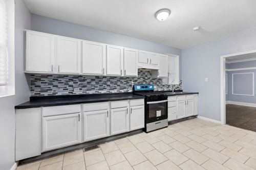 8025 Evans Ave, Chicago IL 60619-3908 exterior