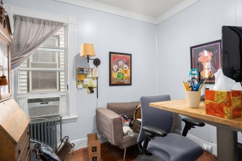 204 Falcon St, Boston MA 02128 exterior