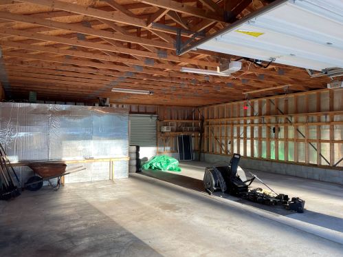 2087 Whitehall Rd, Meskegon MI 49445-1043 exterior