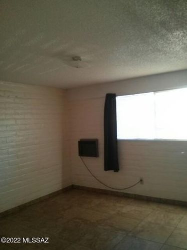 3241 Monte Vis Dr, Tucson AZ 85712-1630 exterior