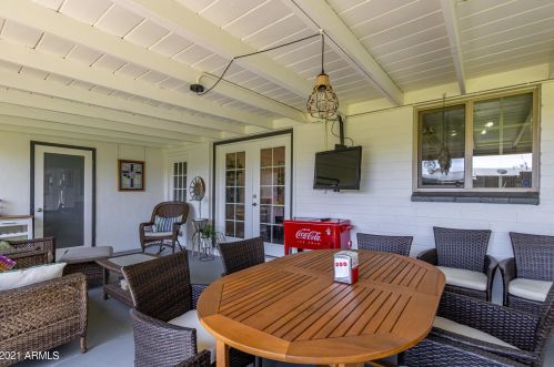 1233 El Camino Dr, Phoenix AZ 85051-9124 exterior