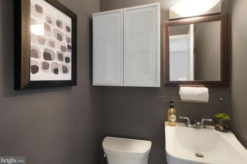 1504 Lawrence St, Washington DC 20017-2913 exterior