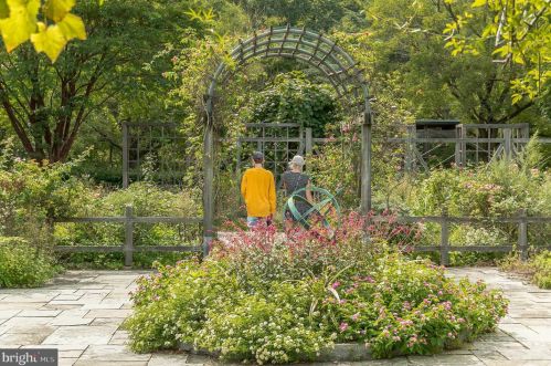 3143 Ft Lincoln Dr, Washington DC 20018-4311 exterior