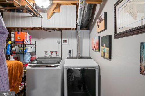 6005 Kestner Cir, Alexandria VA  22315-4834 exterior