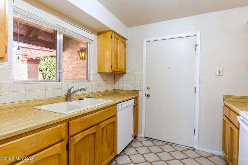 4231 Presidio Rd, Tucson AZ  85712-1044 exterior